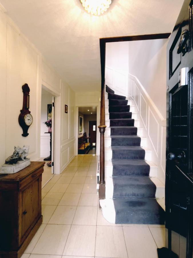 Manor House Of Cheshunt- Historic Villa Bagian luar foto