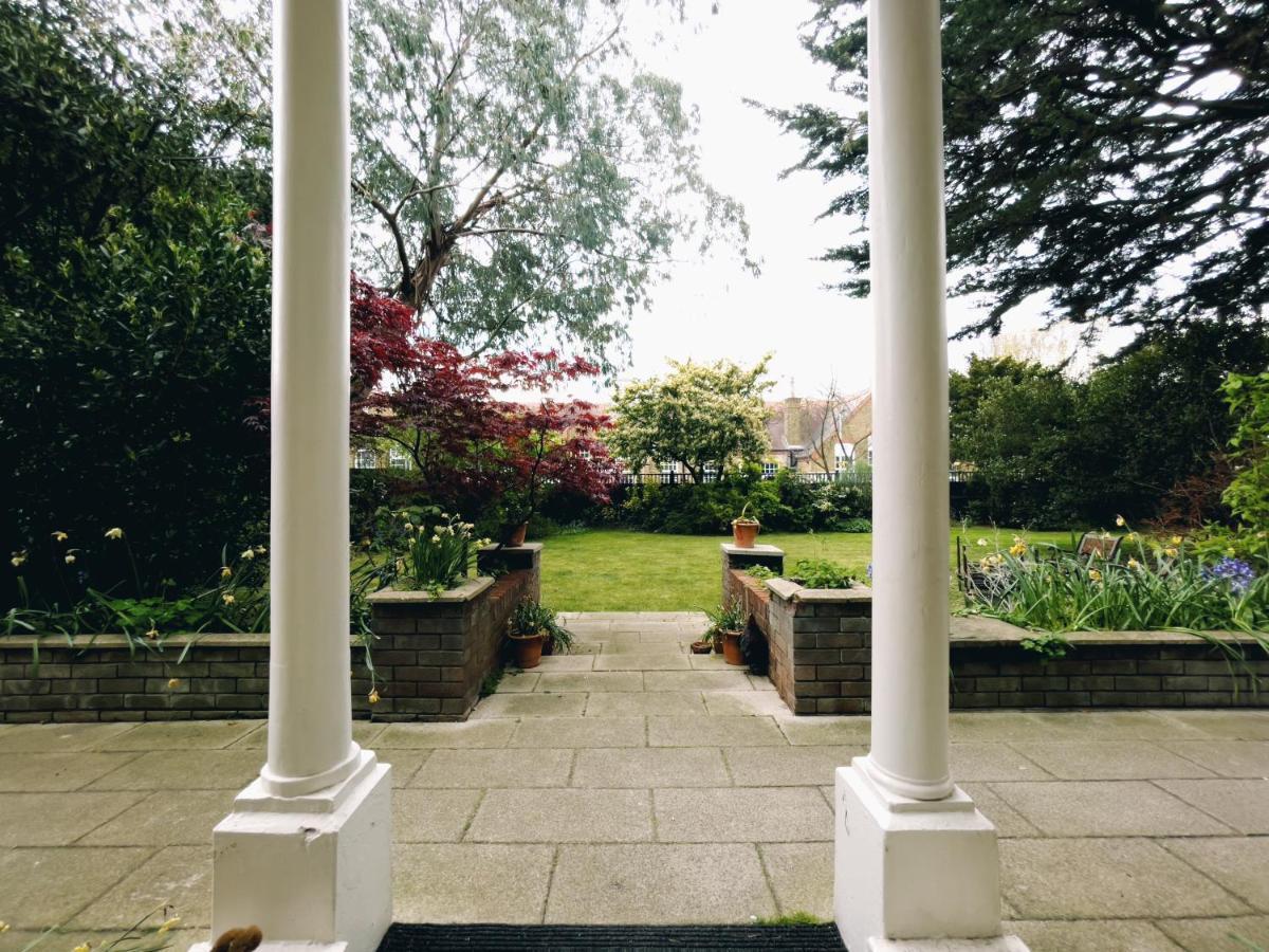 Manor House Of Cheshunt- Historic Villa Bagian luar foto