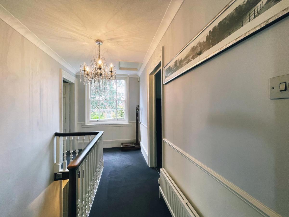 Manor House Of Cheshunt- Historic Villa Bagian luar foto